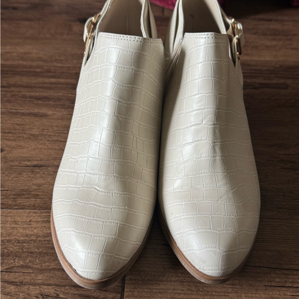 Michael Shannon Light Cream Croc Embossed Leather Booties